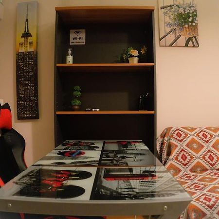 Modern Cozy Appartment In Солун Екстериор снимка
